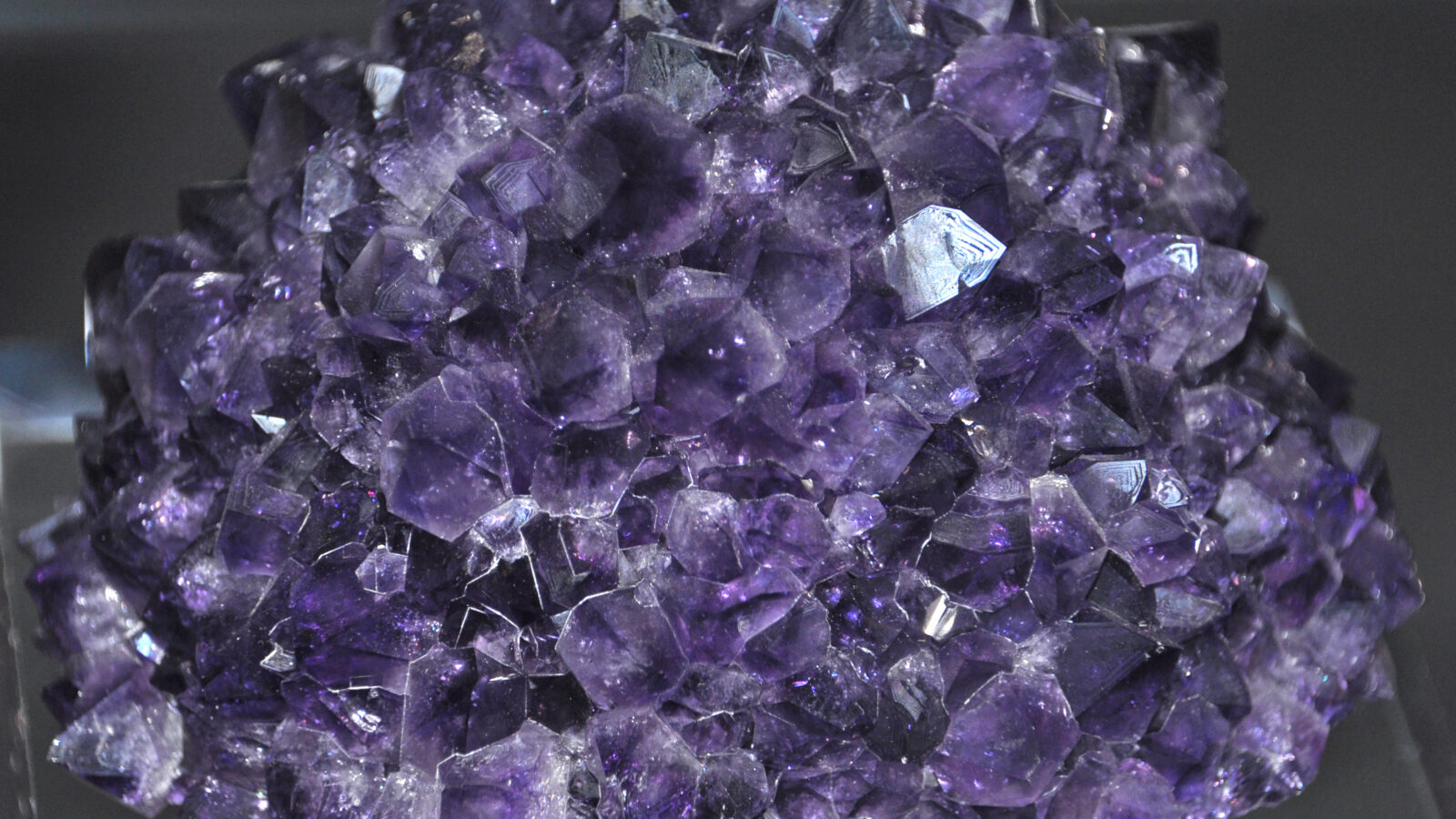 Natural amethyst crystal specimen from Uruguay with purple quartz points